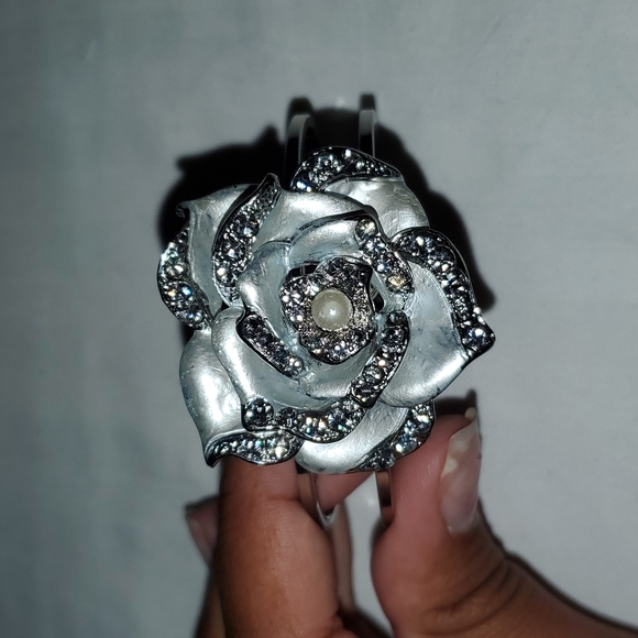 Flower Bracelet - Picture 7 of 7